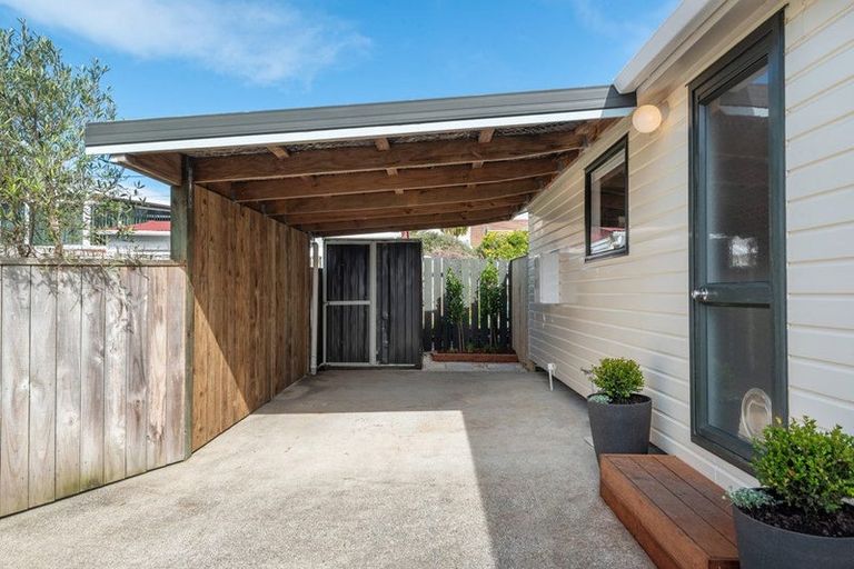 Photo of property in 30a Lancaster Road, Beach Haven, Auckland, 0626