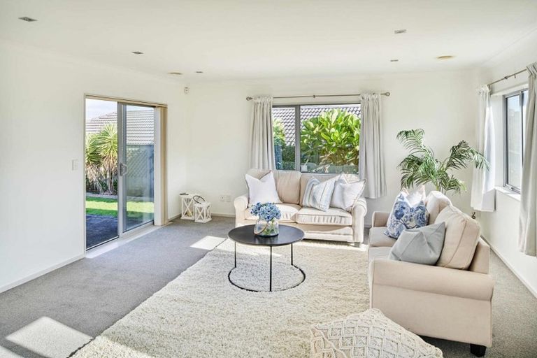 Photo of property in 21 Paparoa Crescent, Aotea, Porirua, 5024