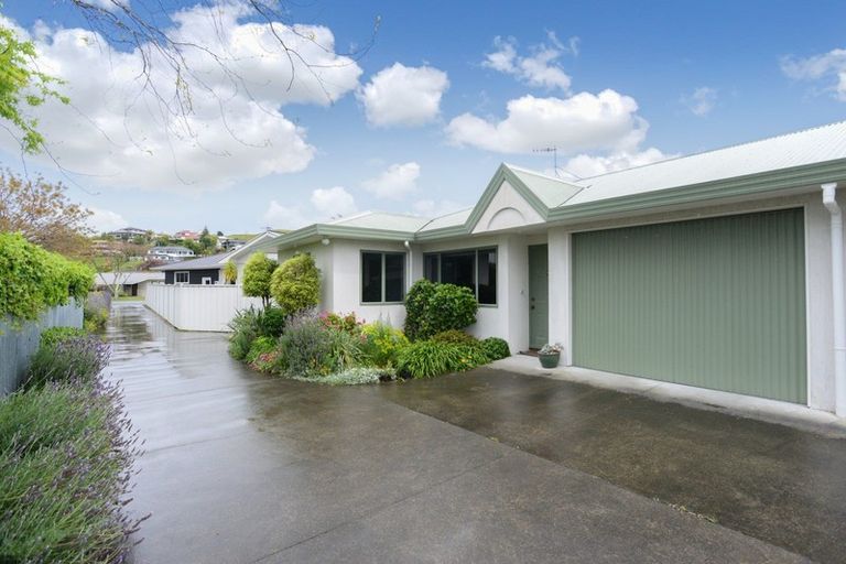 Photo of property in 2/43a O'dowd Road, Taradale, Napier, 4112