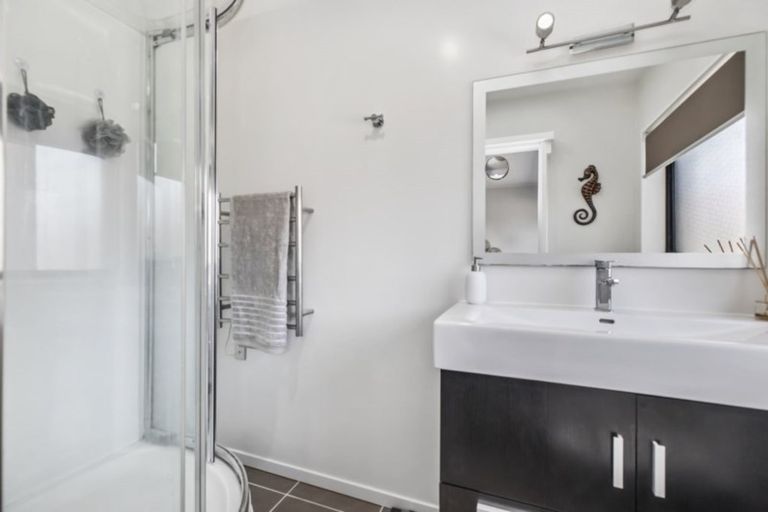 Photo of property in 1/7 Mirabell Place, Golflands, Auckland, 2013