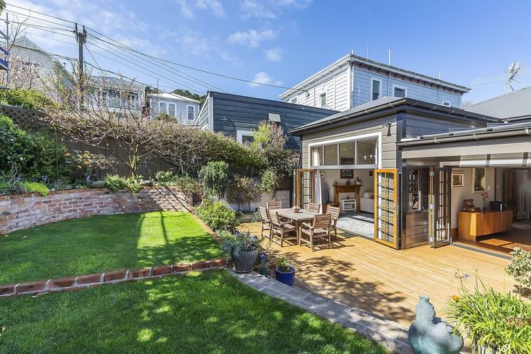 Photo of property in 17 Armour Avenue, Mount Victoria, Wellington, 6011