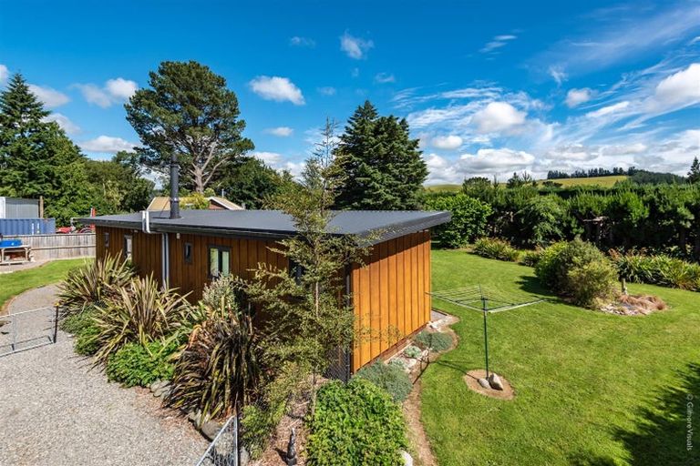 Photo of property in 5 Cross Street, Coalgate, 7673