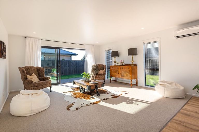 Photo of property in 9 Angus Place, Rangiora, 7400