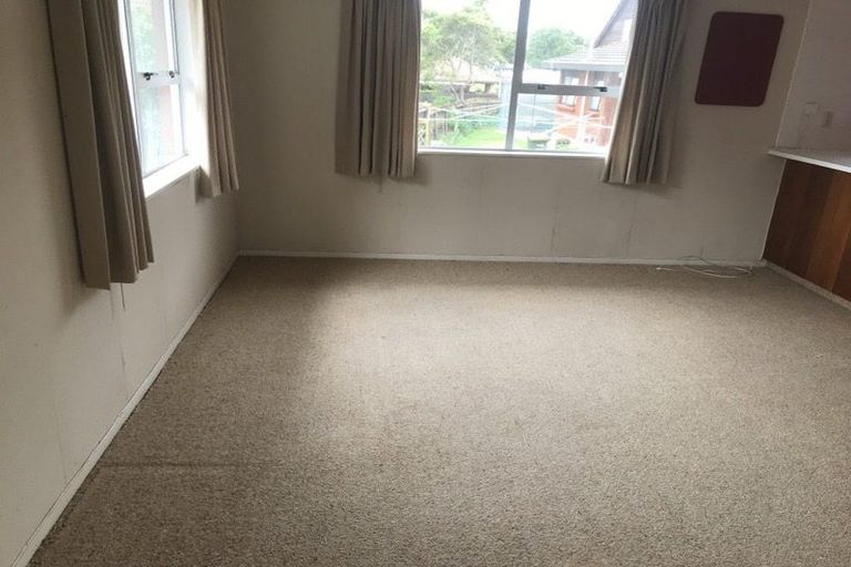 Photo of property in 2/6 Sunshine Place, Papakura, 2110