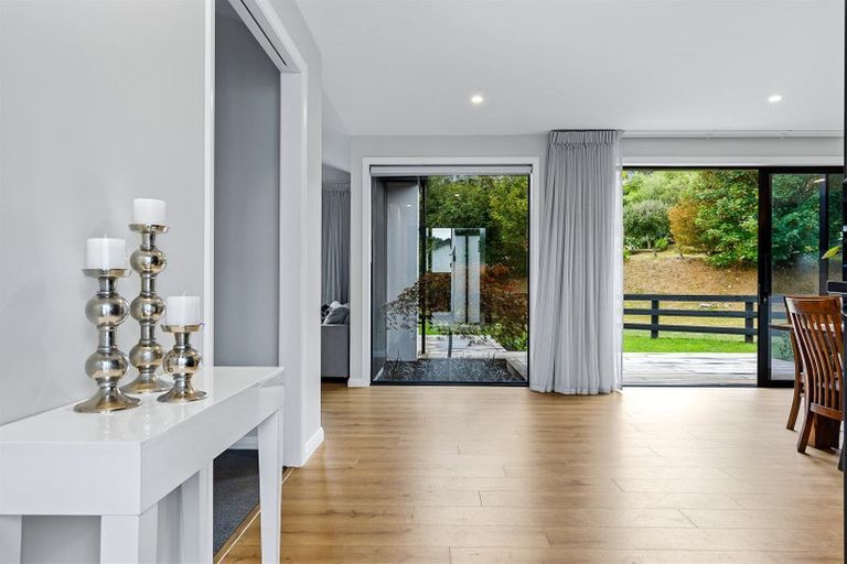 Photo of property in 6 Old Stone Lane, Cracroft, Christchurch, 8022