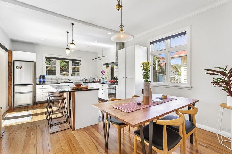 Photo of property in 99 The Parade, Island Bay, Wellington, 6023