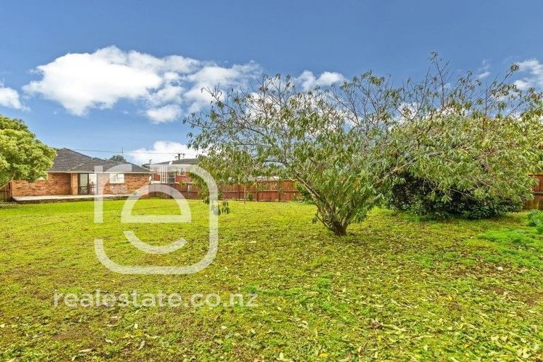 Photo of property in 25 Crawford Avenue, Mangere Bridge, Auckland, 2022