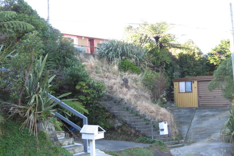 Photo of property in 43 Salford Street, Newlands, Wellington, 6037