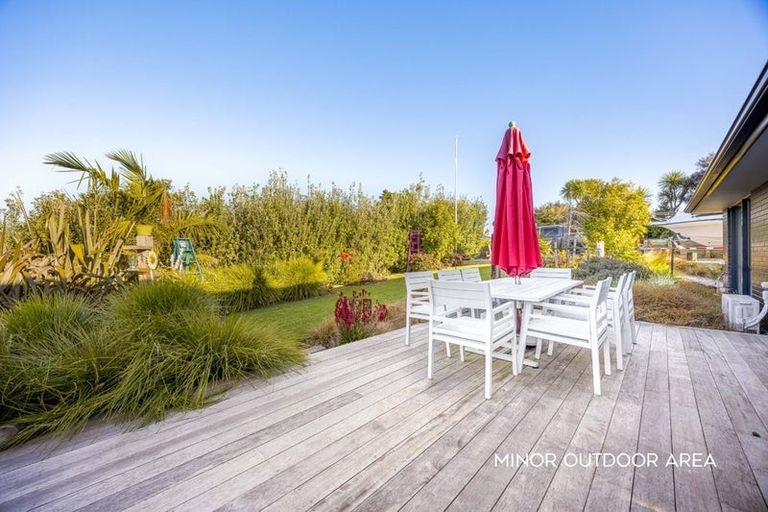 Photo of property in 5 Laguna Place, Matakatia, Whangaparaoa, 0930