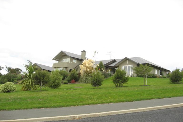 Photo of property in 3 Fairmile Drive, Kinmont Park, Mosgiel, 9024