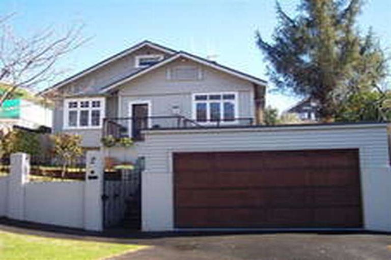 Photo of property in 2 Hunter Street, Hamilton Lake, Hamilton, 3204