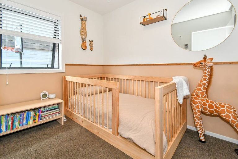 Photo of property in 1 Kapuarangi Lane, Papakura, 2110