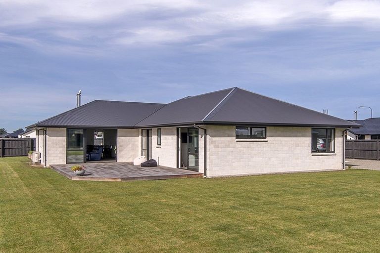 Photo of property in 12 Perendale Place, Kirwee, 7571