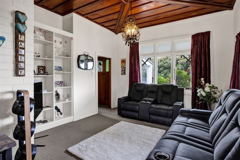 Photo of property in 1312 Devon Road, Brixton, Waitara, 4382