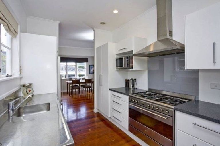 Photo of property in 7 Wicklow Road, Narrow Neck, Auckland, 0622