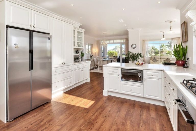 Photo of property in 2 O'farrell Drive, One Tree Point, 0118