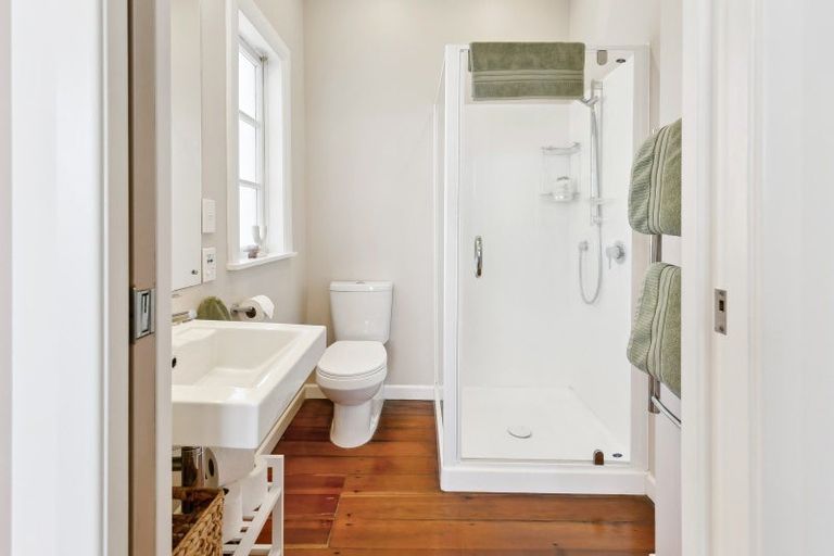 Photo of property in 184 Rongotai Road, Rongotai, Wellington, 6022