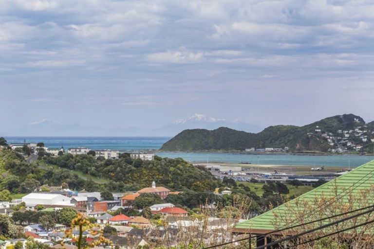 Photo of property in 6 Seatoun Heights Road, Seatoun, Wellington, 6022