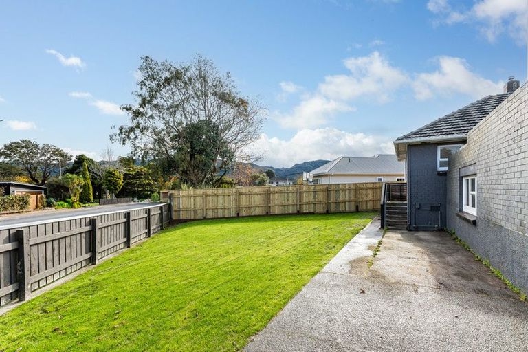 Photo of property in 39 Whitemans Road, Silverstream, Upper Hutt, 5019