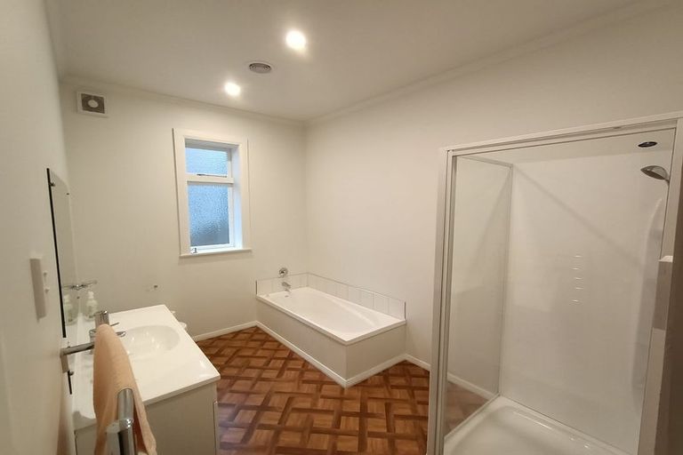 Photo of property in 406 Evans Bay Parade, Hataitai, Wellington, 6021