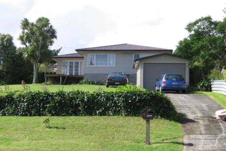 Photo of property in 39 Tudor Road, Henderson, Auckland, 0610