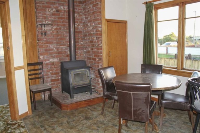 Photo of property in 12 Grove Burn Road, Tuatapere, 9620