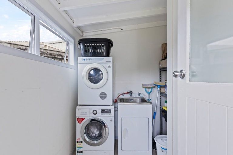 Photo of property in 20b Calgher Avenue, Waitara, 4320