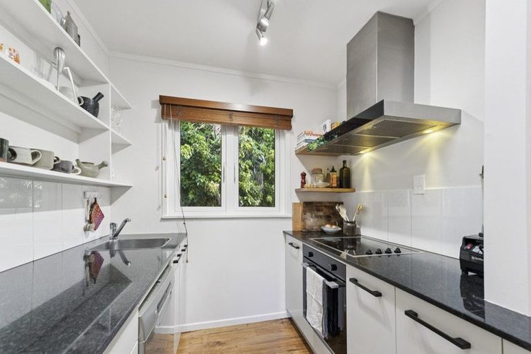 Photo of property in 261 Titirangi Road, Titirangi, Auckland, 0604