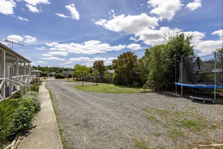 Photo of property in 16 Abbot Avenue, Waipawa, 4210