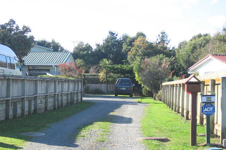 Photo of property in 20 Ross Grove, Paraparaumu, 5032