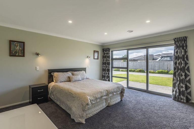 Photo of property in 16 Petrel Close, Paraparaumu Beach, Paraparaumu, 5032