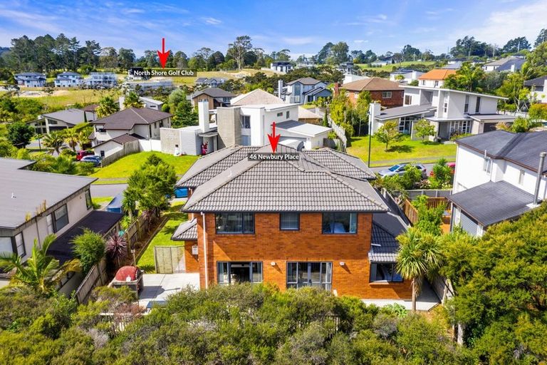 Photo of property in 46 Newbury Place, Schnapper Rock, Auckland, 0632