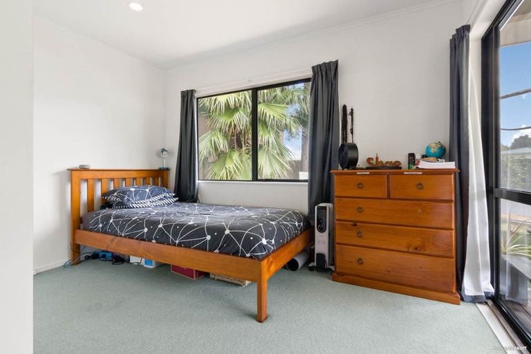 Photo of property in 52a Woodside Road, Massey, Auckland, 0614