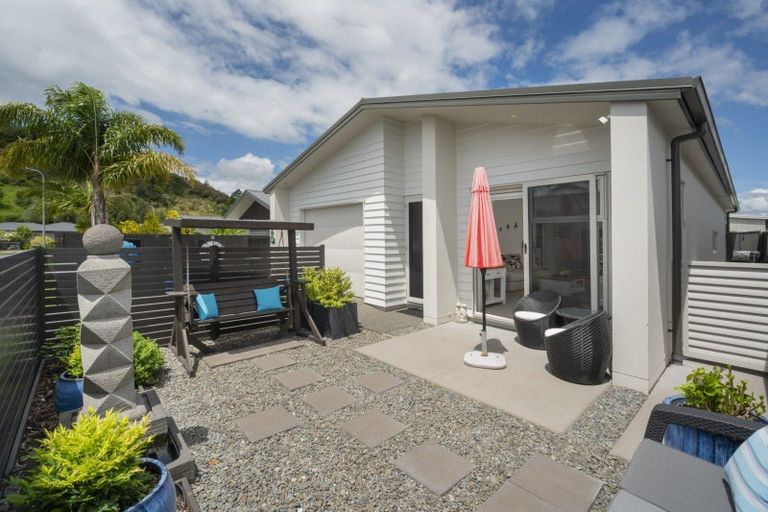 Photo of property in 37 Saint Pauls Drive, Brookfield, Tauranga, 3110