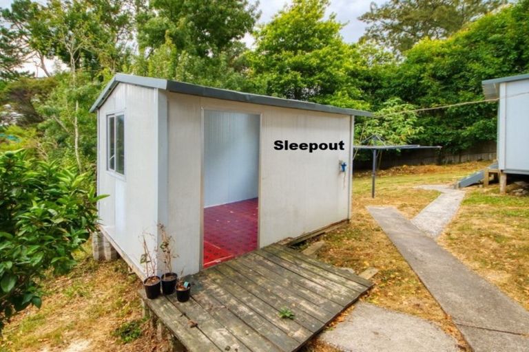 Photo of property in 8 Oakhaven Place, Ranui, Auckland, 0612