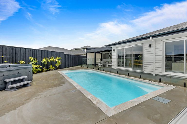 Photo of property in 7 Somerset Place, Stanmore Bay, Whangaparaoa, 0932