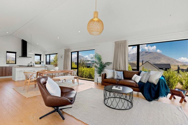 Photo of property in 2 Wanderer Lane, Jacks Point, Queenstown, 9371