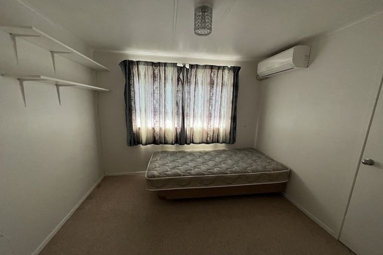 Photo of property in 14 Bledisloe Street, Levin, 5510