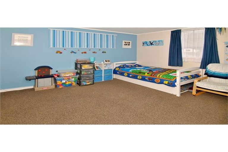 Photo of property in 74 Cortina Avenue, Johnsonville, Wellington, 6037