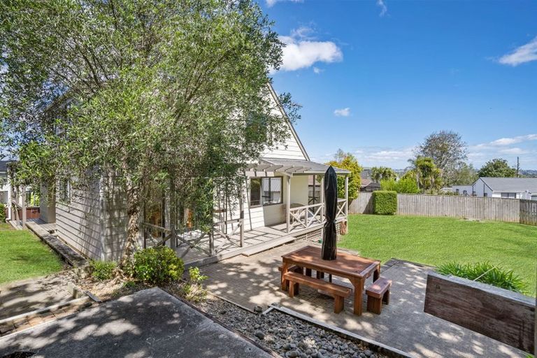 Photo of property in 16 Janome Place, Bucklands Beach, Auckland, 2014