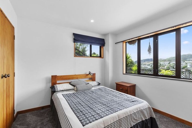 Photo of property in 19 Rembrandt Avenue, Tawa, Wellington, 5028