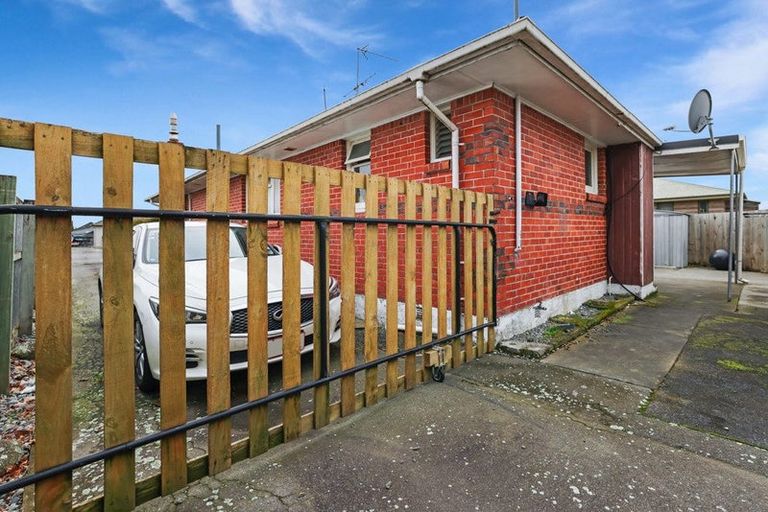 Photo of property in 71 Mcmurdo Street, Tinwald, Ashburton, 7700