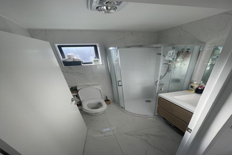 Photo of property in 132 Tiriwa Drive, Massey, Auckland, 0614