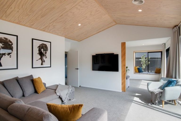 Photo of property in 6 Sandford Terrace, Lower Shotover, Queenstown, 9304