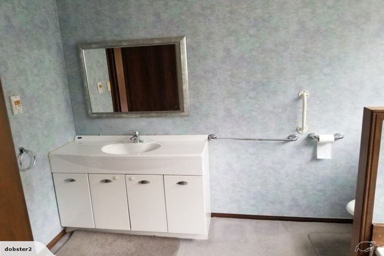 Photo of property in 1/104 Mokoia Road, Birkenhead, Auckland, 0626