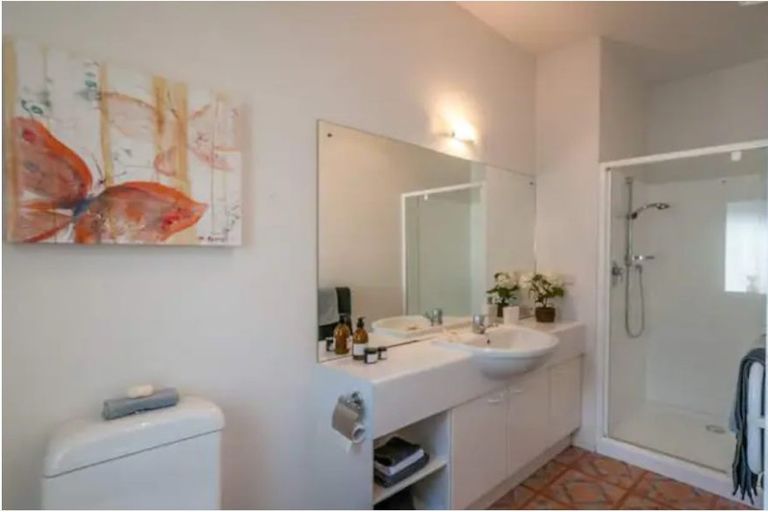 Photo of property in 4/12 Herons Way, Northcote, Auckland, 0627