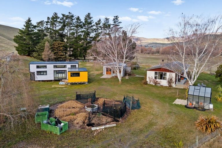 Photo of property in 2182 Tarras-cromwell Road, Tarras, Cromwell, 9383