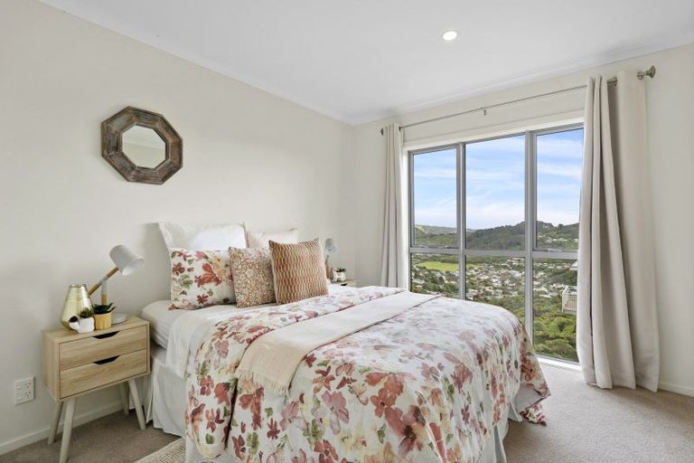 Photo of property in 10 Mewburn Rise, Karori, Wellington, 6012