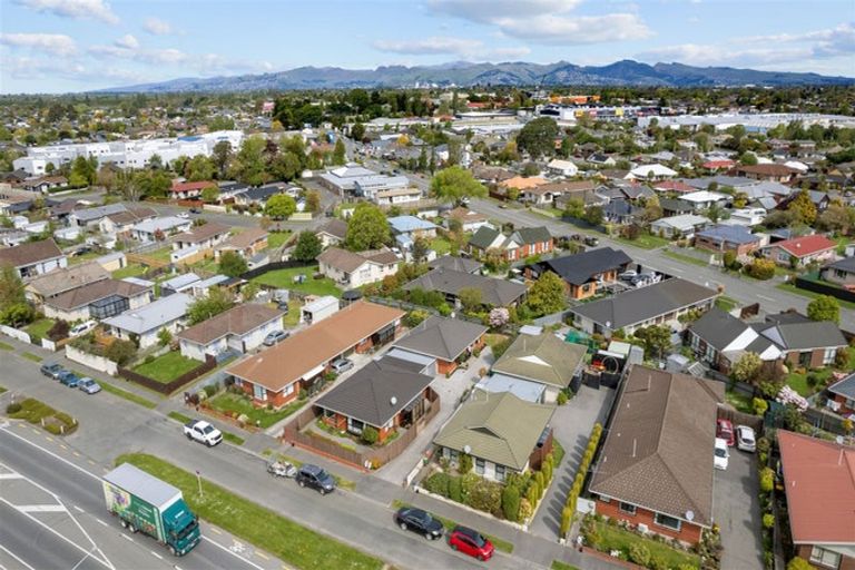 Photo of property in 2/151 Northcote Road, Northcote, Christchurch, 8052