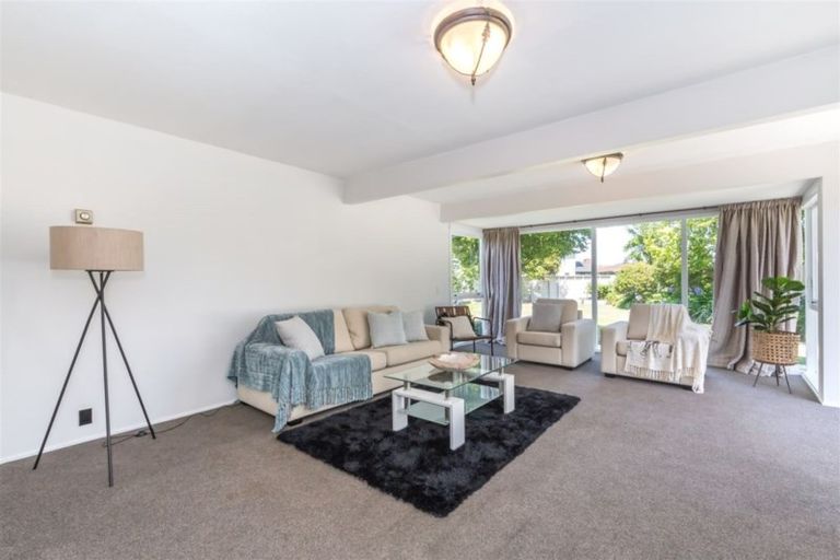 Photo of property in 74a Memorial Avenue, Ilam, Christchurch, 8053